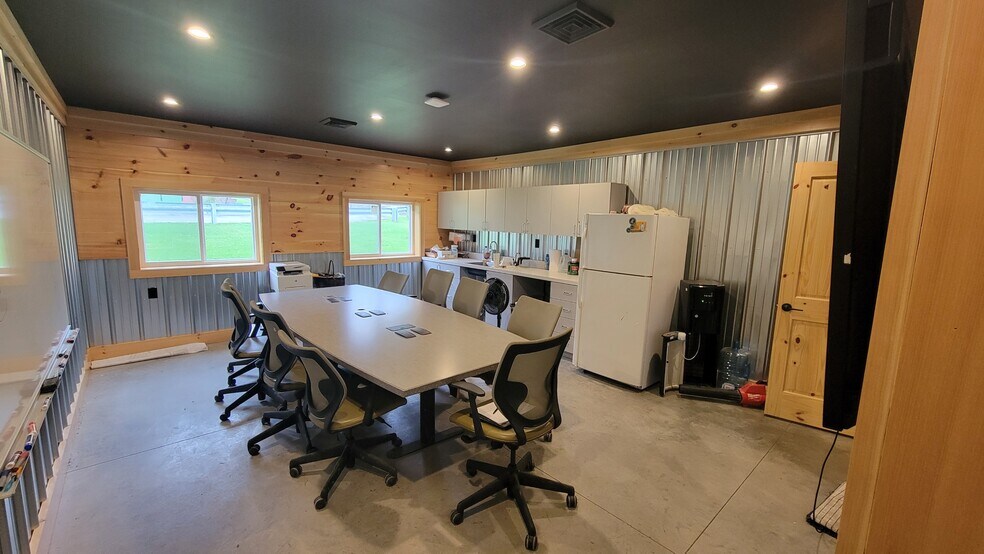 2888 Oneida St, Sauquoit, NY à louer - Photo de l’immeuble – Image 3 sur 3