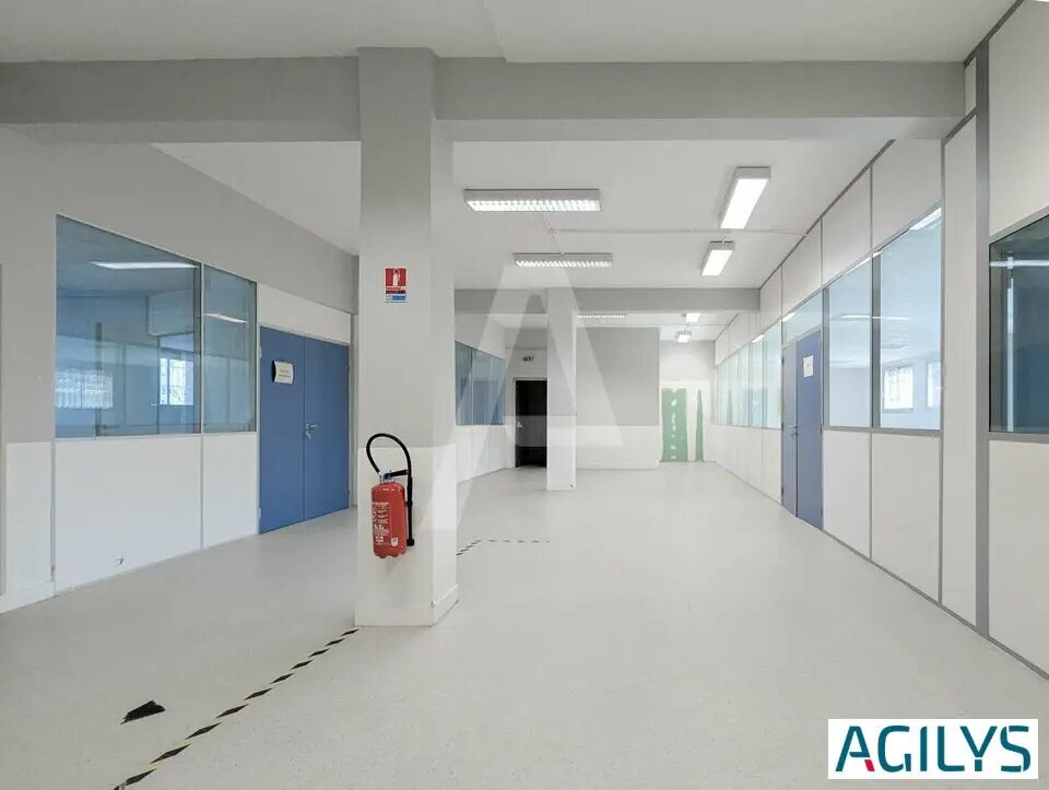 Local d’activités dans Villebon-sur-Yvette à louer Photo de l’immeuble– Image 1 sur 12