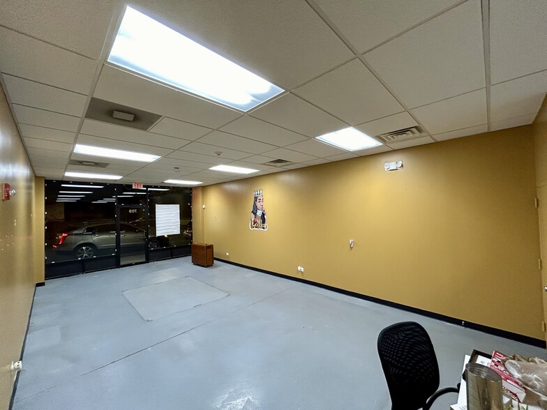709 S 5th Ave, Maywood, IL à louer - Photo de l’immeuble – Image 3 sur 10