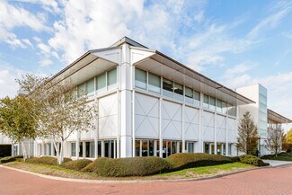 Plus de détails pour 1 Roundwood Av, Uxbridge - Bureau à vendre