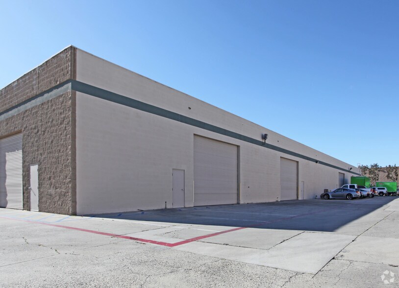 929 Poinsettia Ave, Vista, CA à louer - Photo de l’immeuble – Image 2 sur 16