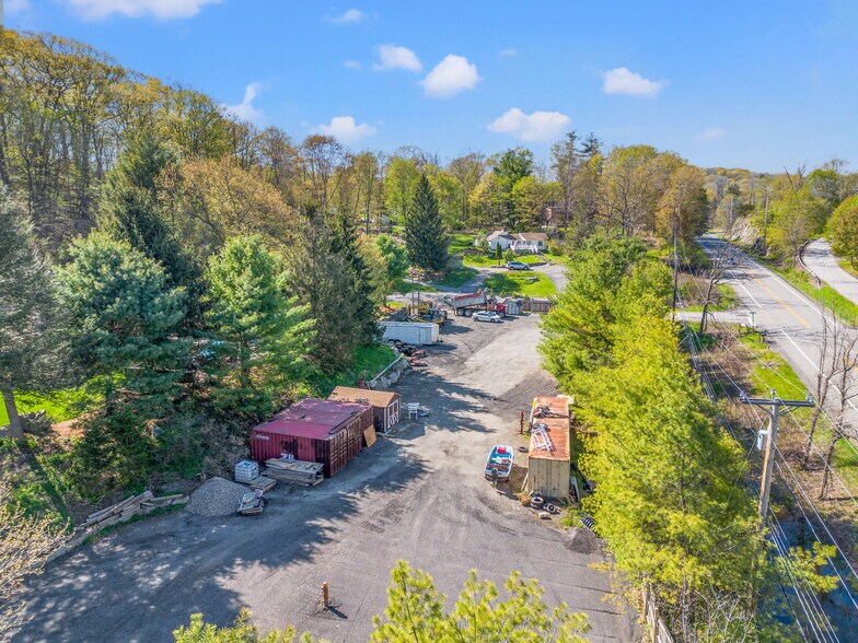 5 Bertocchi Ln, Holmes, NY à louer - Photo de l’immeuble – Image 3 sur 5