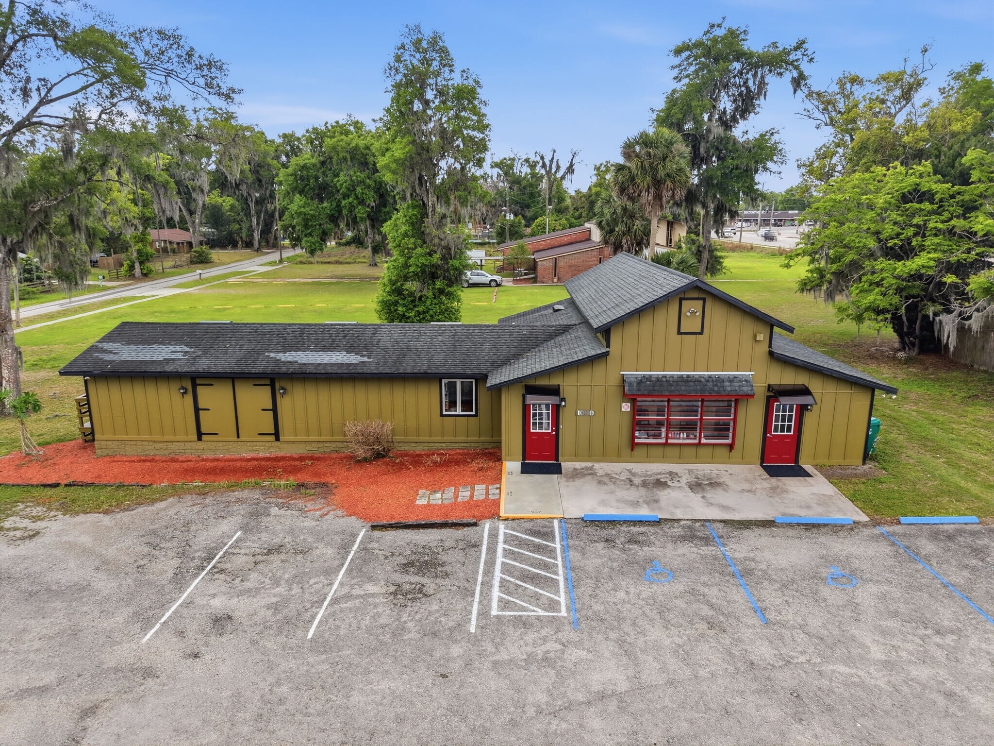 1030 Camphor Ln, Deland, FL à vendre Photo principale– Image 1 sur 67