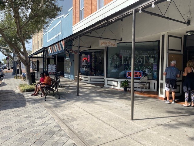 106 E 1st St, Sanford, FL à louer Photo principale– Image 1 sur 6