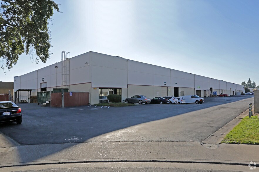 1348 Windward Cir, West Sacramento, CA à louer - Photo de l’immeuble – Image 2 sur 5
