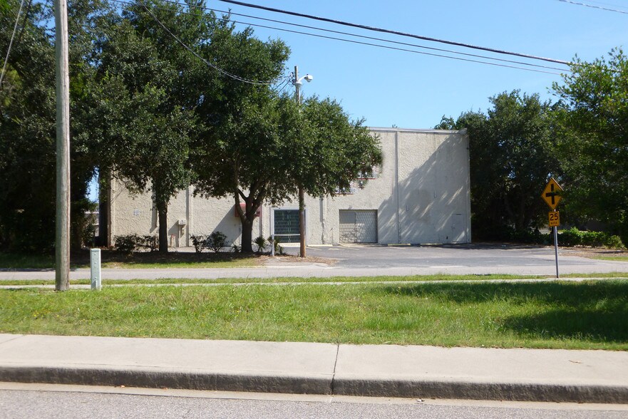 604 Oak St, Myrtle Beach, SC à louer - Photo de l’immeuble – Image 2 sur 4