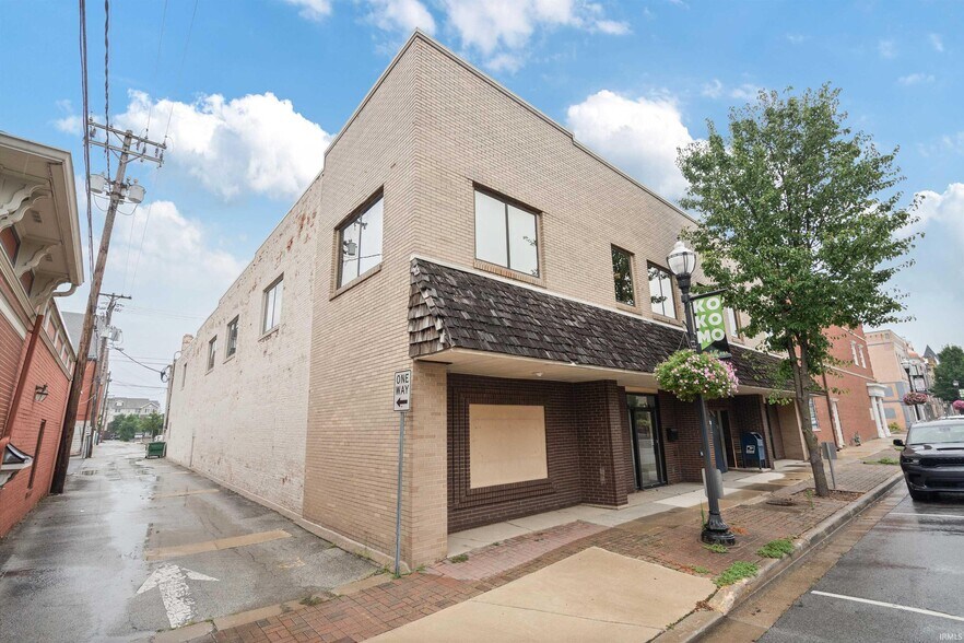 210 W Walnut St, Kokomo, IN à vendre - Photo de l’immeuble – Image 2 sur 23