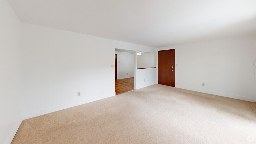1392 Nash Rd, North Tonawanda, NY à vendre - Numérisation 3D Matterport – Image 2 sur 24
