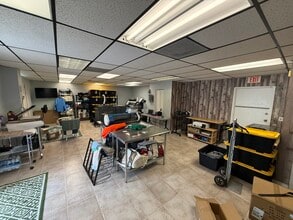 1205-1217 SE Dixie Cutoff Rd, Stuart, FL à louer Photo intérieure– Image 2 sur 4