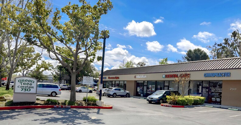 730 E El Camino Real, Sunnyvale, CA à louer - Photo de l’immeuble – Image 2 sur 5
