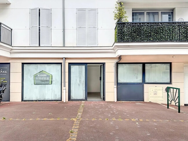 Plus de détails pour Local commercial à louer