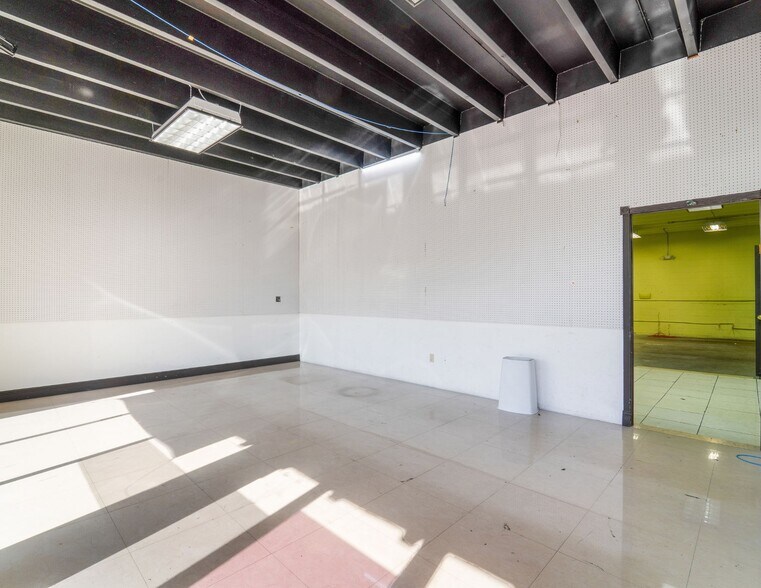 7227 Bird Rd, Miami, FL à vendre - Photo de l’immeuble – Image 3 sur 17