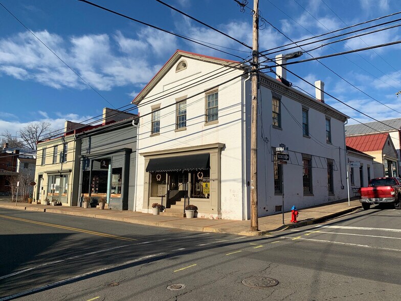53 E Lee St, Warrenton, VA à louer - Photo principale – Image 2 sur 8
