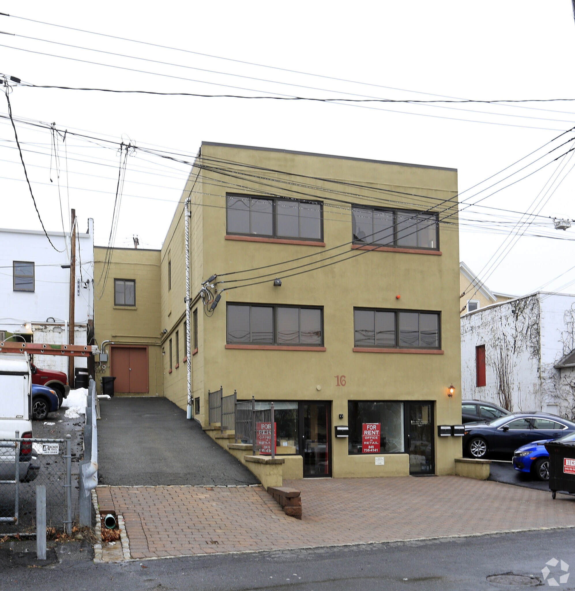 16 Railroad Ave, Pearl River, NY à louer Photo principale– Image 1 sur 3