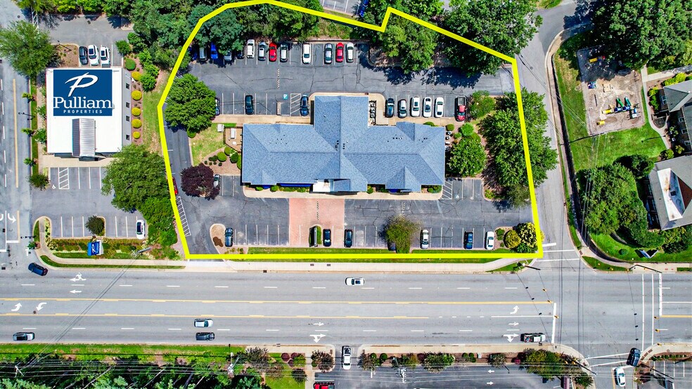 1978 Hendersonville Rd, Asheville, NC à vendre - Photo de l’immeuble – Image 2 sur 8
