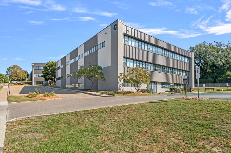 2200 Churchill Rd, Springfield, IL à vendre - Photo de l’immeuble – Image 3 sur 4