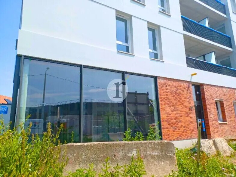 Local commercial dans Seclin à louer - Photo de l’immeuble – Image 3 sur 4