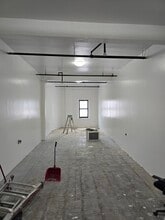 600 Johnson Ave, Brooklyn, NY à louer Photo intérieure– Image 1 sur 4