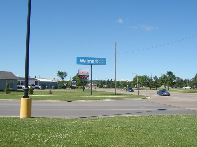 3805 I-75, Sault Sainte Marie, MI à vendre - Photo de l’immeuble – Image 2 sur 2