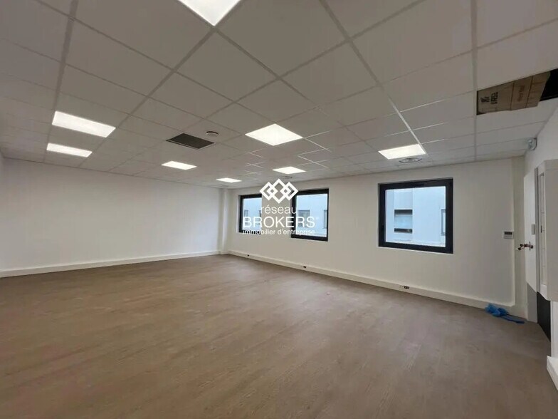 Local commercial dans Villebon-sur-Yvette à louer - Photo intérieure – Image 3 sur 9