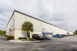 Plus de détails pour 1485 Rail Head Blvd, Naples, FL - Industriel/Logistique à louer