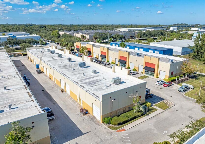 7657-7675 SW Ellipse, Stuart, FL à louer - Photo de l’immeuble – Image 3 sur 9