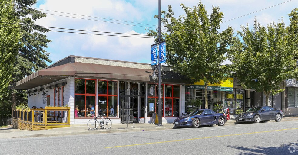 2085 Commercial Dr, Vancouver, BC à vendre - Photo principale – Image 1 sur 3