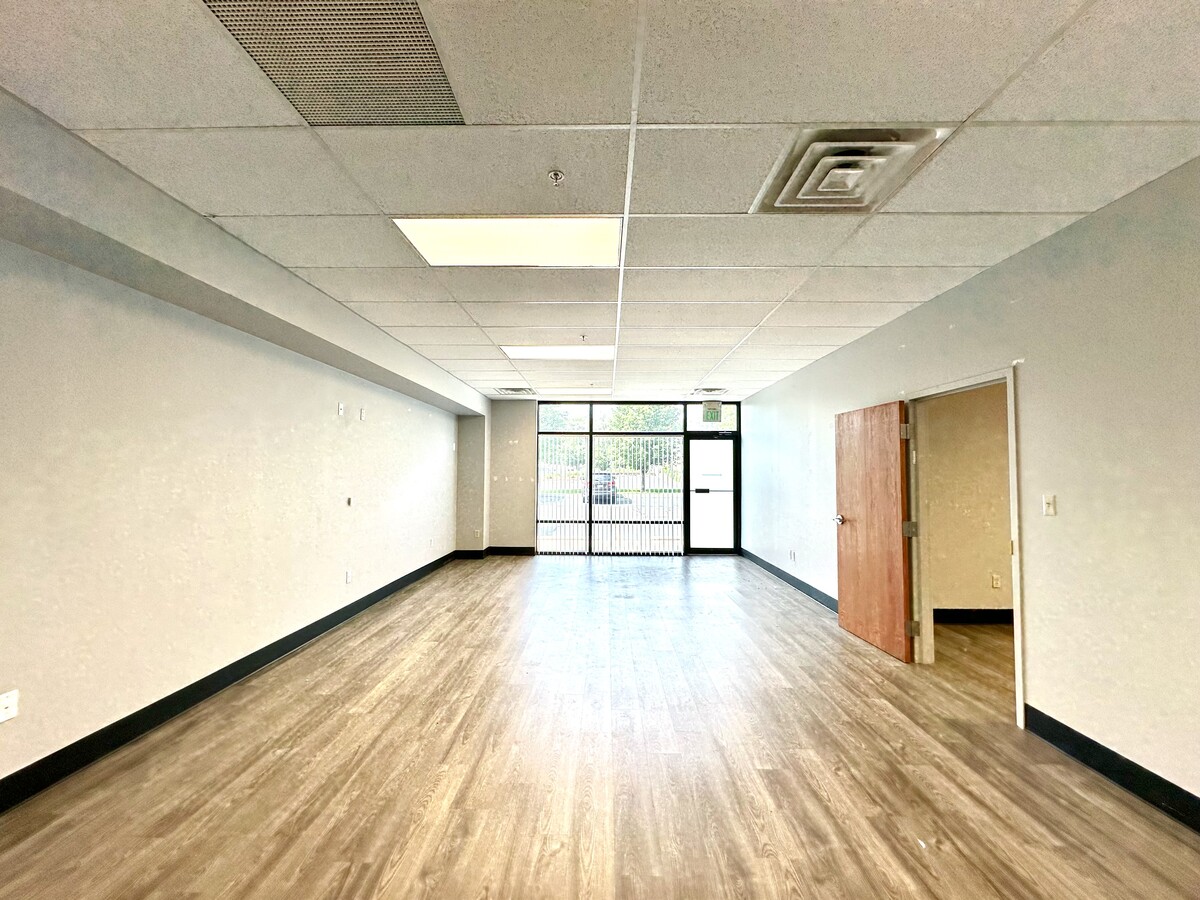 425 Joliet St, Dyer, IN 46311 - Lot 100 -  - Photo intérieure - Image 1 of 12