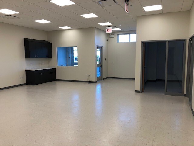 4653 W Polk St, Chicago, IL à louer - Photo intérieure – Image 2 sur 6