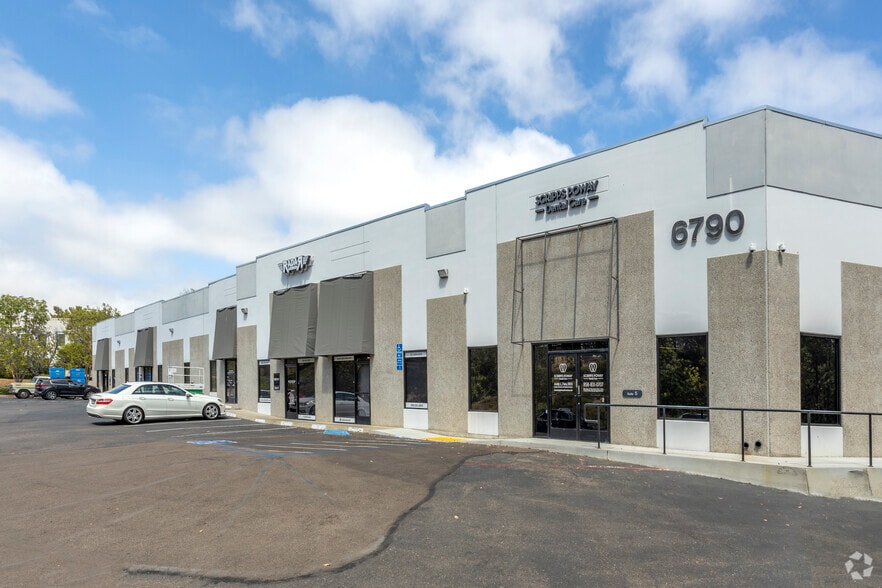 6790 Top Gun St, San Diego, CA à louer - Photo principale – Image 1 sur 6