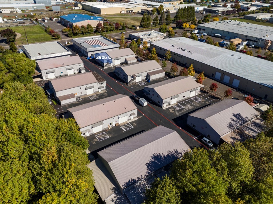 3904-3922 W 1st Ave, Eugene, OR à louer Photo intérieure– Image 1 sur 13