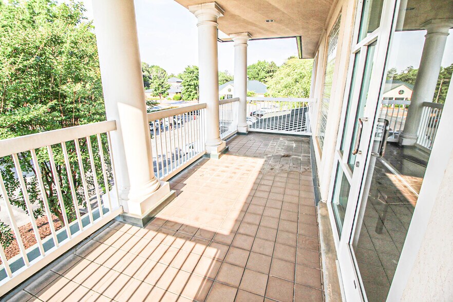 1516 Village Harbor Dr, Clover, SC à vendre - Photo de l’immeuble – Image 3 sur 39