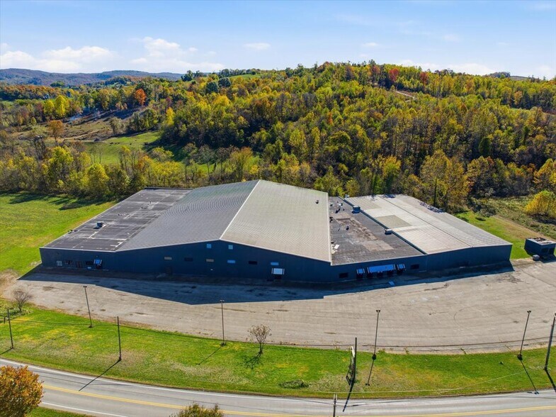 5001 W Crawford Ave, Connellsville, PA à vendre - Photo de l’immeuble – Image 2 sur 30