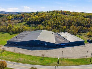 Plus de détails pour 5001 W Crawford Ave, Connellsville, PA - Sports et loisirs à vendre