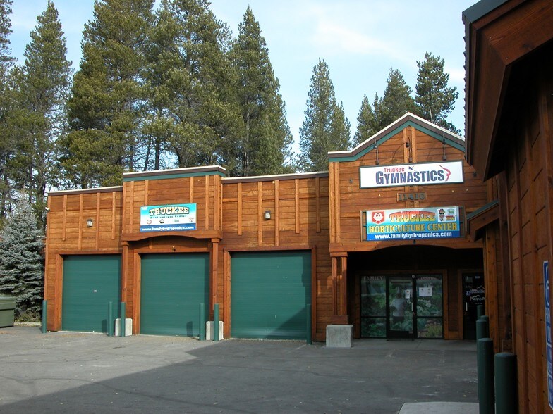 11448 Deerfield Dr, Truckee, CA à louer - Photo de l’immeuble – Image 3 sur 13