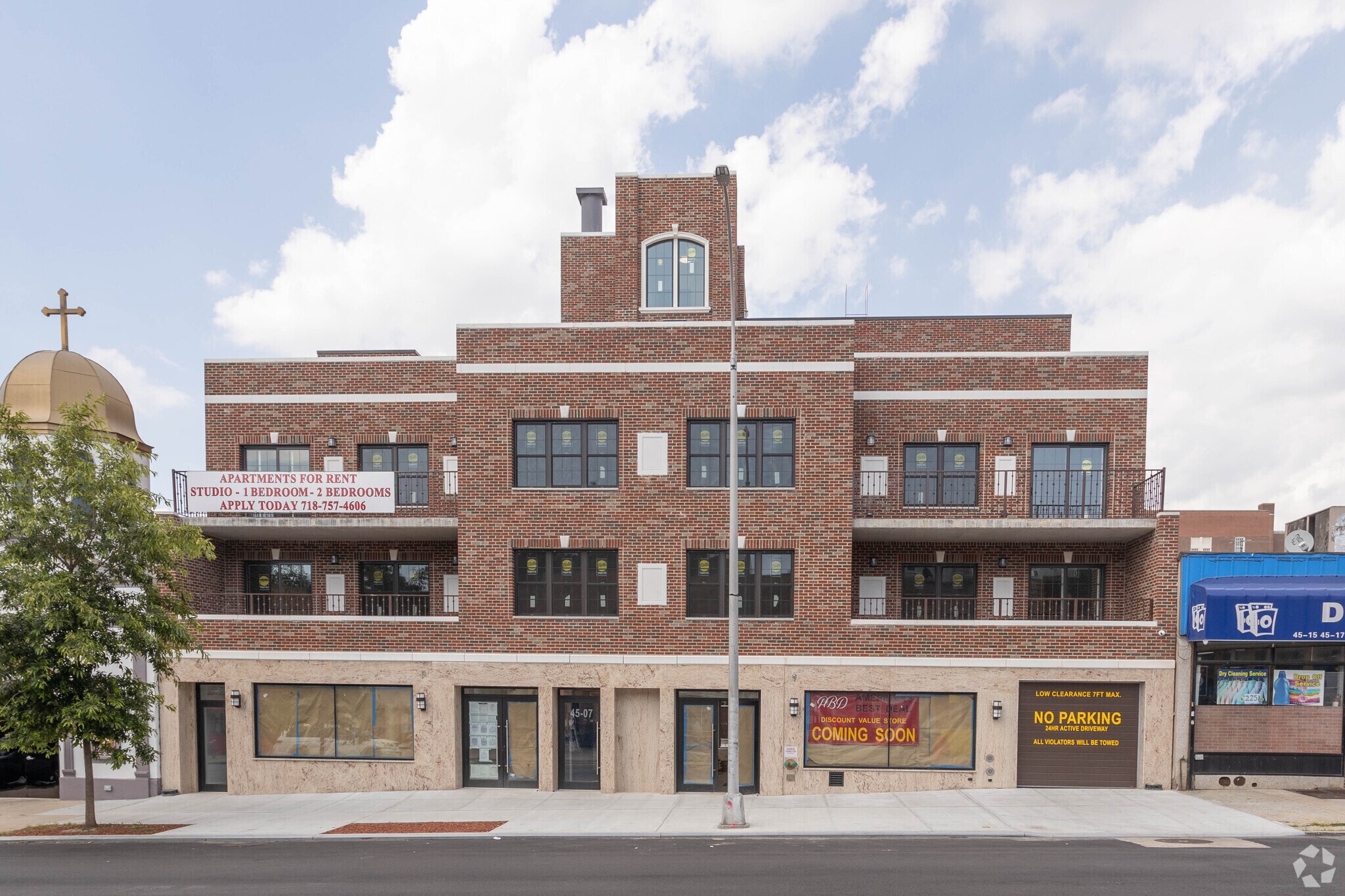 4507 48th Ave, Woodside, NY à louer Photo principale– Image 1 sur 4