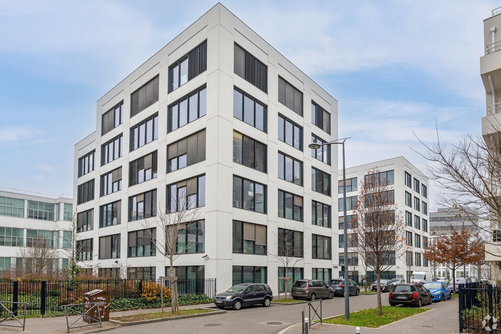 Bureau dans Vaulx-en-Velin à louer Photo principale– Image 1 sur 5