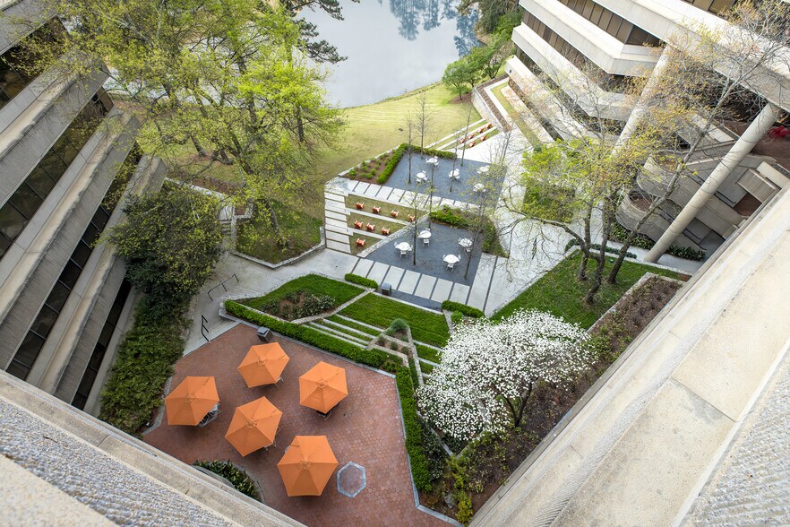 5901 Peachtree Dunwoody Rd NE, Atlanta, GA à louer - Photo de l’immeuble – Image 2 sur 20