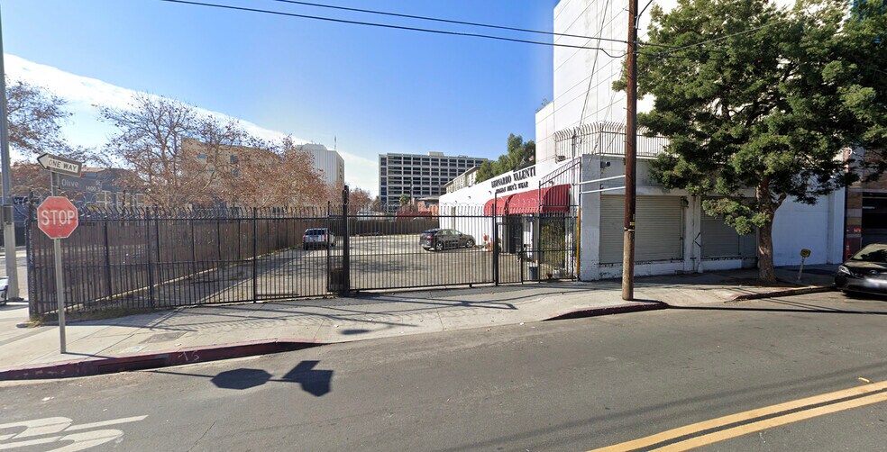 308 W 14th St, Los Angeles, CA à louer - Photo de l’immeuble – Image 1 sur 13