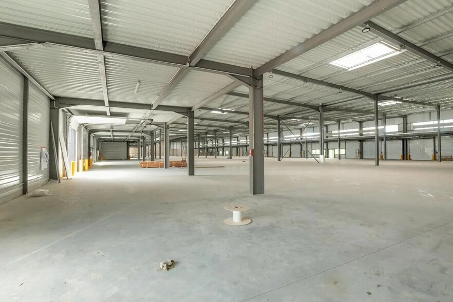 Local d’activités dans Aulnay-sous-Bois à louer - Photo de l’immeuble – Image 3 sur 6
