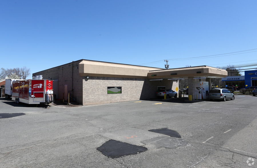 635 S Main St, Middletown, CT à vendre - Photo de l’immeuble – Image 3 sur 8