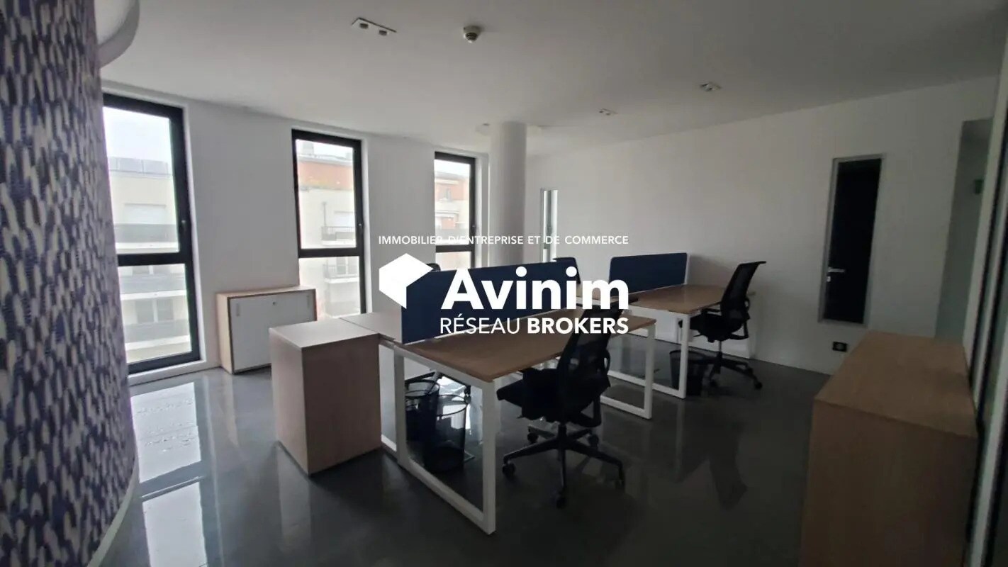 Bureau dans Annecy à louer Photo de l’immeuble– Image 1 sur 11