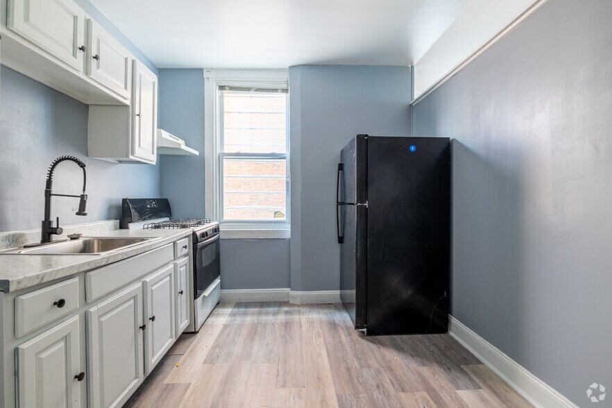 1015 Cathedral St, Baltimore, MD à louer - Photo de l’immeuble – Image 2 sur 10