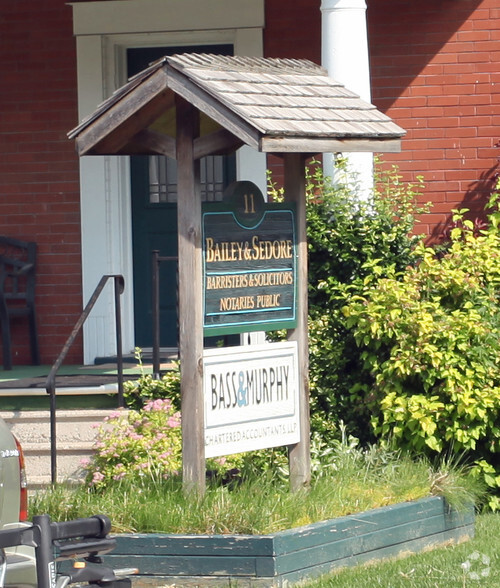 11 Brock St E, Uxbridge, ON à louer - Photo de l’immeuble – Image 3 sur 3