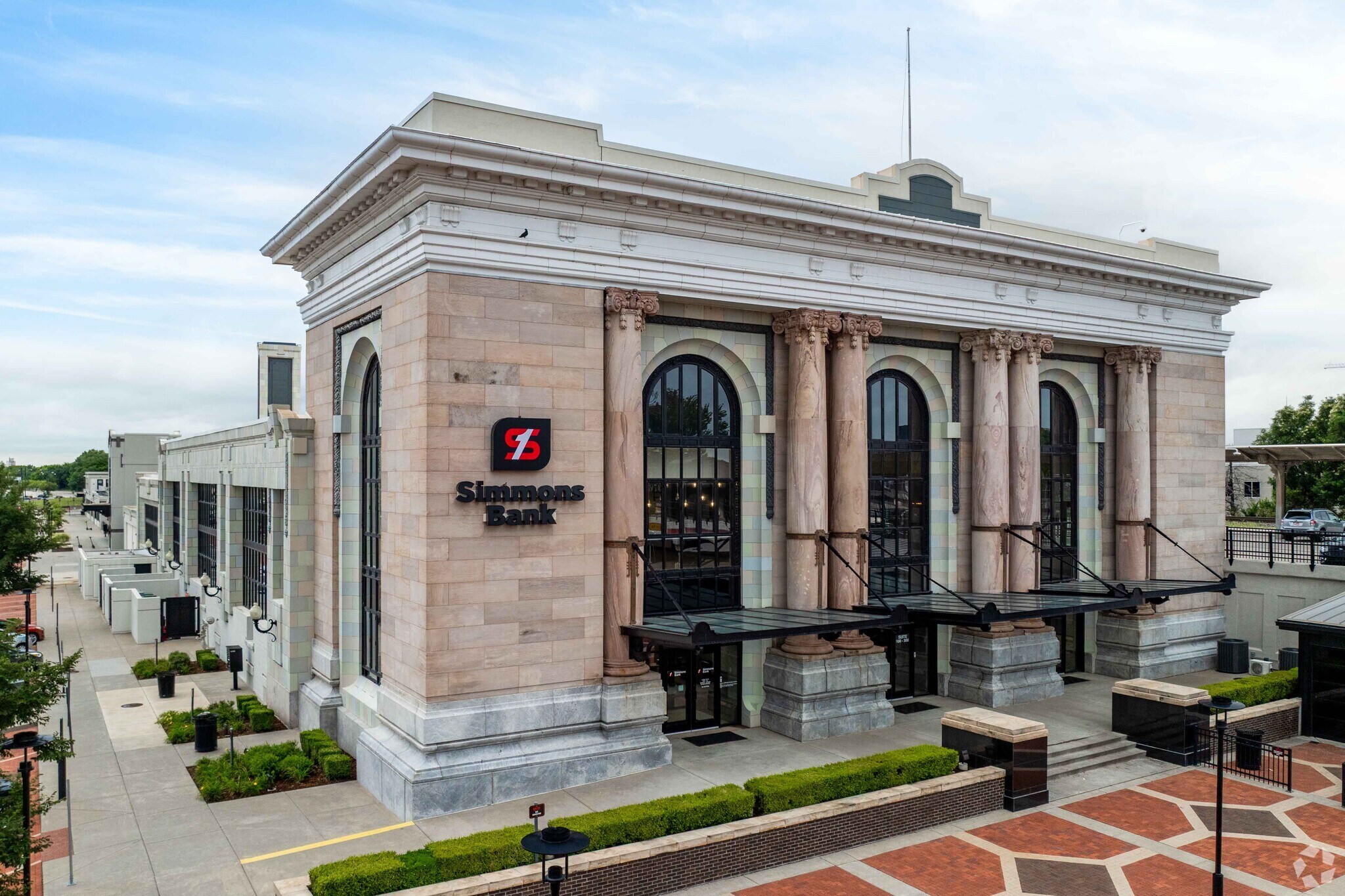 701 E Douglas Ave, Wichita, KS à louer Photo principale– Image 1 sur 27