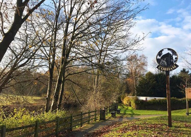 8 High St, Cobham à louer Photo principale– Image 1 sur 8