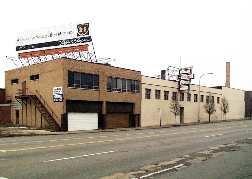 2760 W Warren Ave, Detroit, MI à louer - Photo de l’immeuble – Image 3 sur 8