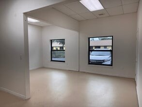 24901 Sandhill Blvd, Punta Gorda, FL à louer Photo intérieure– Image 1 sur 7