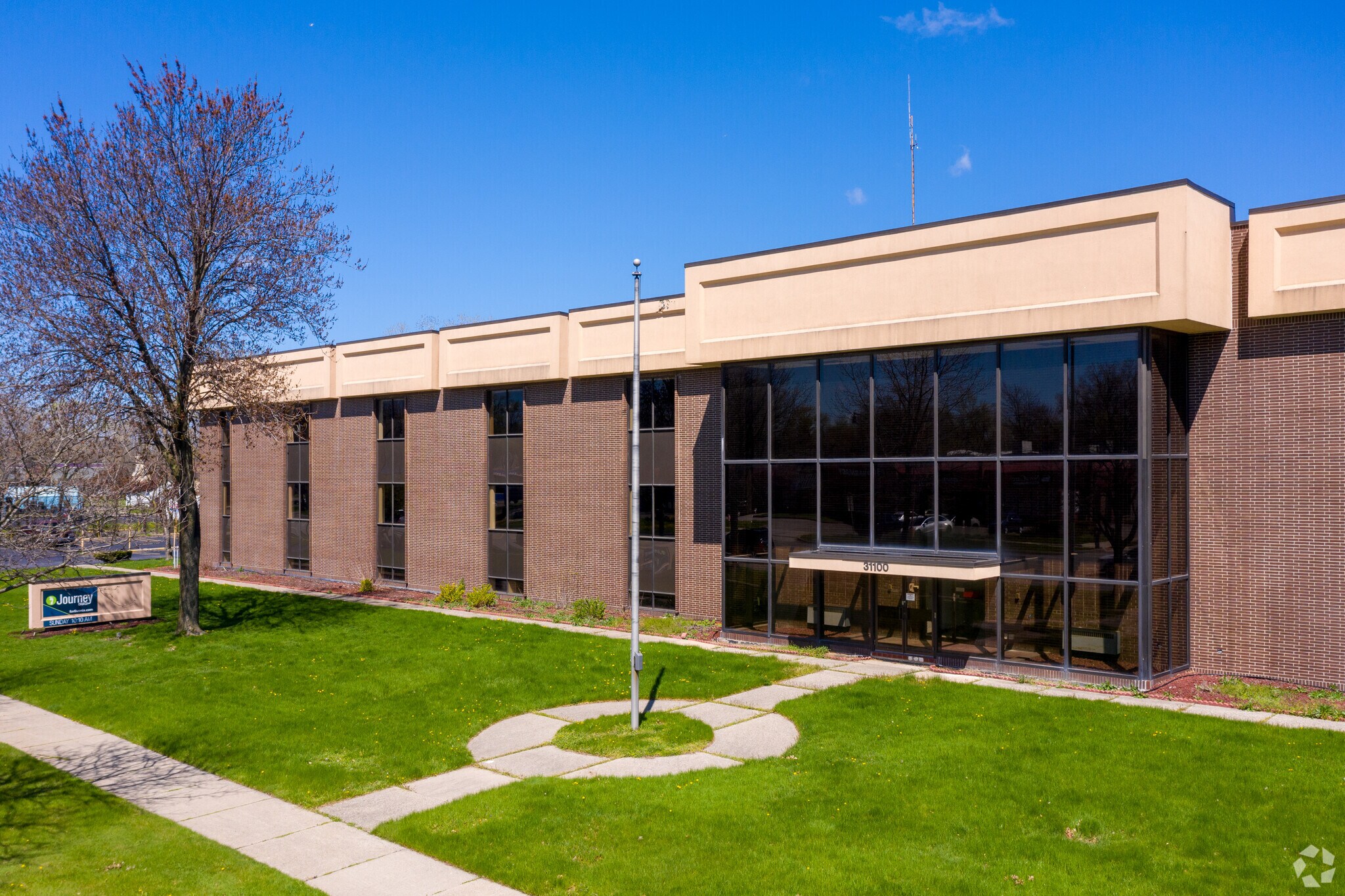 31100 Plymouth Rd, Livonia, MI à vendre Photo principale– Image 1 sur 23