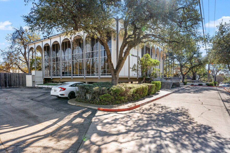 8100 Broadway St, San Antonio, TX à vendre - Photo de l’immeuble – Image 2 sur 35